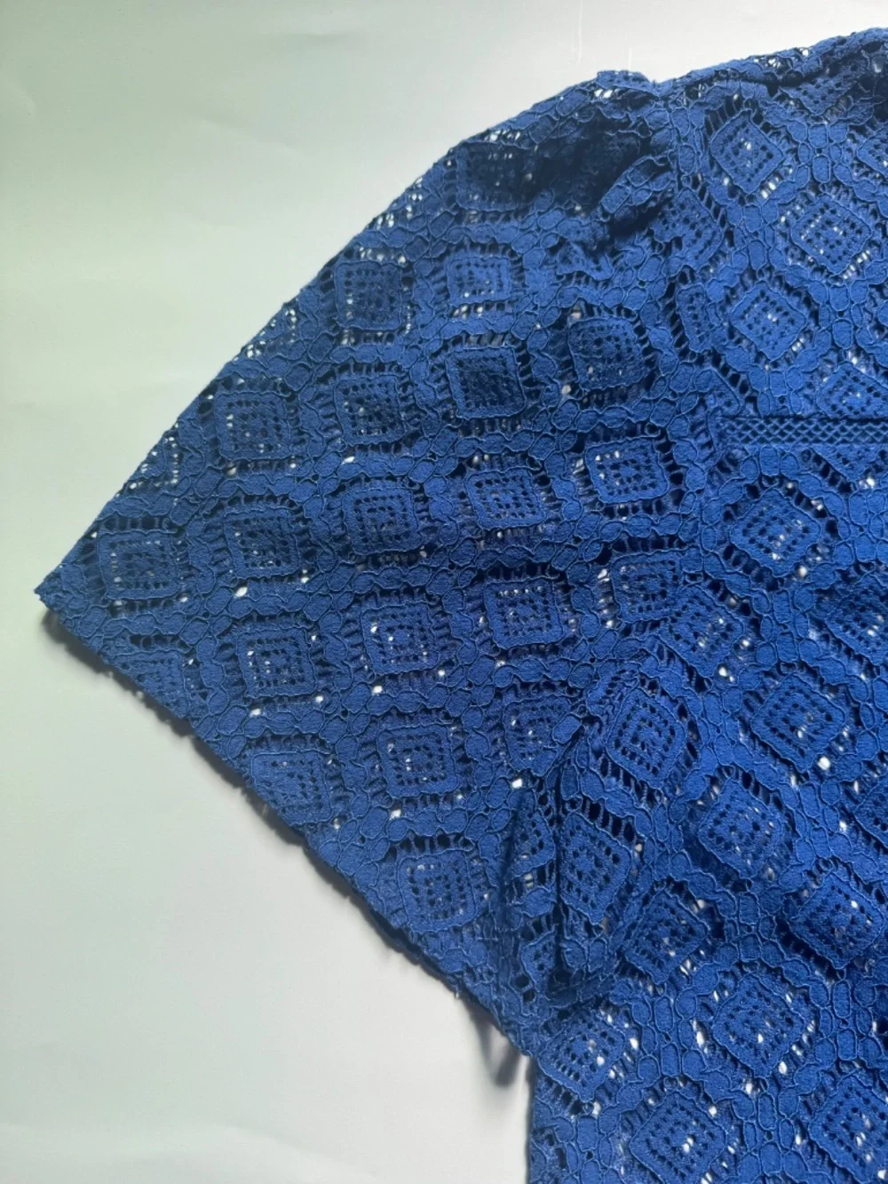 LOFT Blue Lace Blouse Women’s Medium Mock Neck Puff Sleeve Dressy Top - Picture 4 of 5